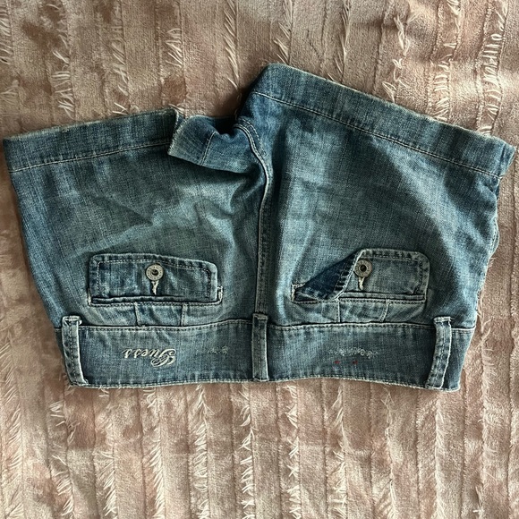 Guess shorts size 26 excellent condition - Picture 3 of 3